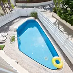 Kalamies Family Villa